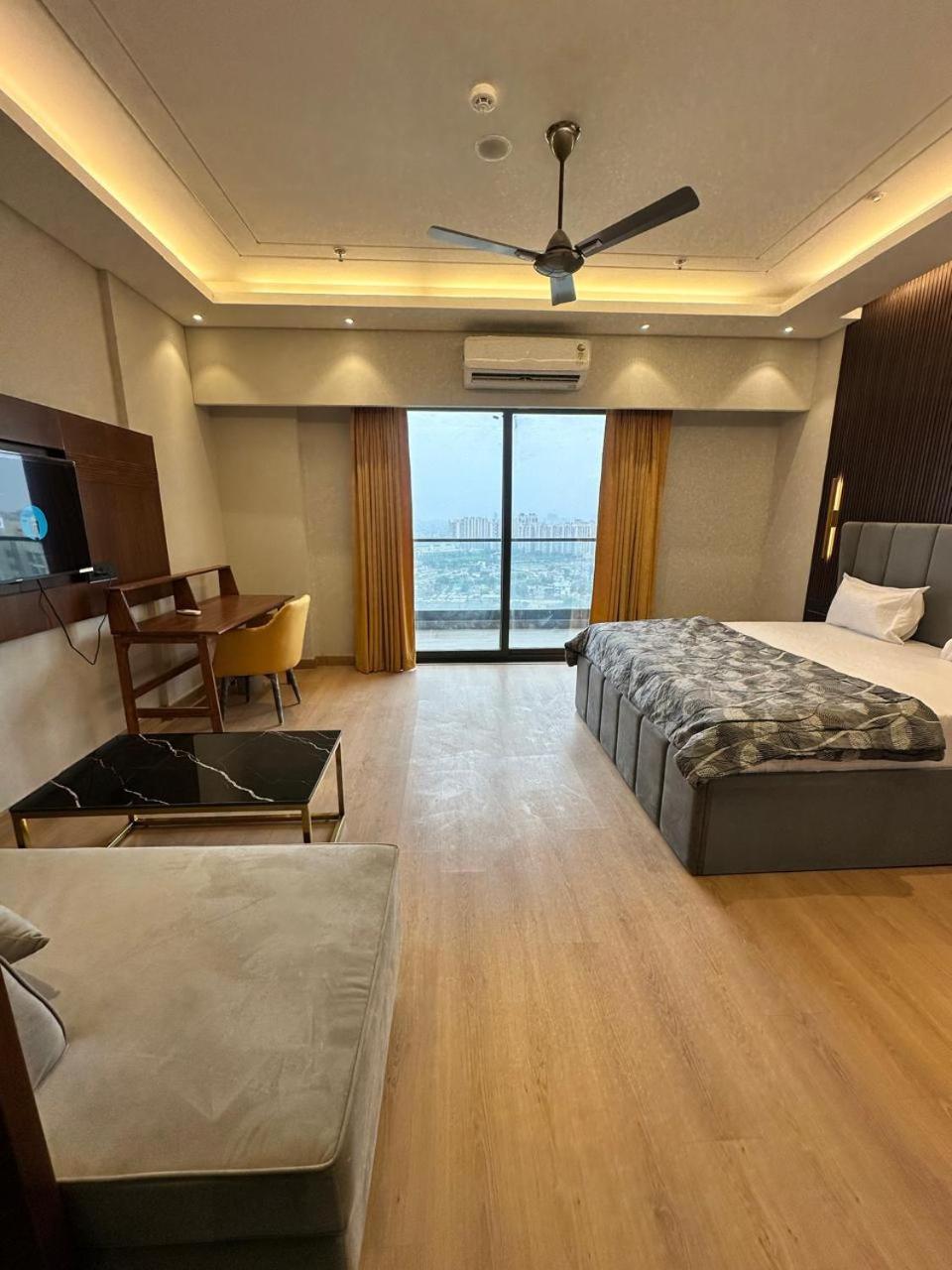 Urban Abodes Aparthotel Ghaziabad Bagian luar foto