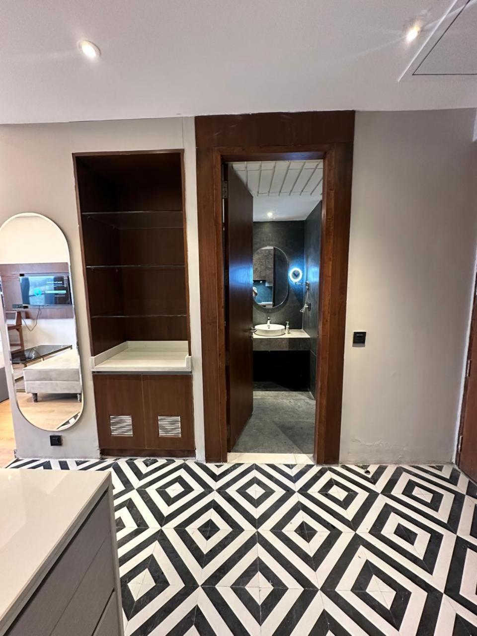 Urban Abodes Aparthotel Ghaziabad Bagian luar foto